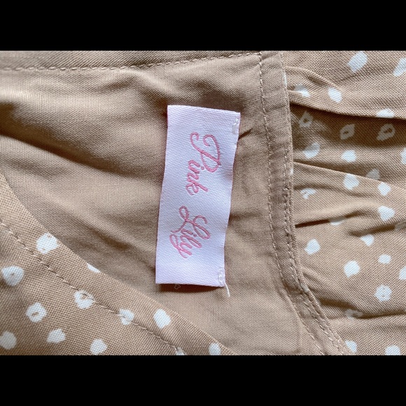 📣 Moving Sale!! New Pink Lily Dotted Taupe Dress - Medium - Picture 6 of 9